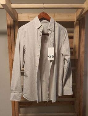 Zara Men's White Button Down Shirt with Gray/Brown Stripes